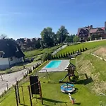 Gabrysia & Basen Letni 3*